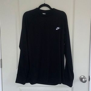 Men's Nike black long-sleeved shirt